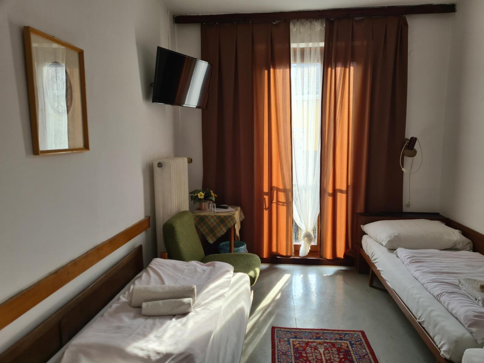 Hotel Oroszlán Szigetvár Exterior foto
